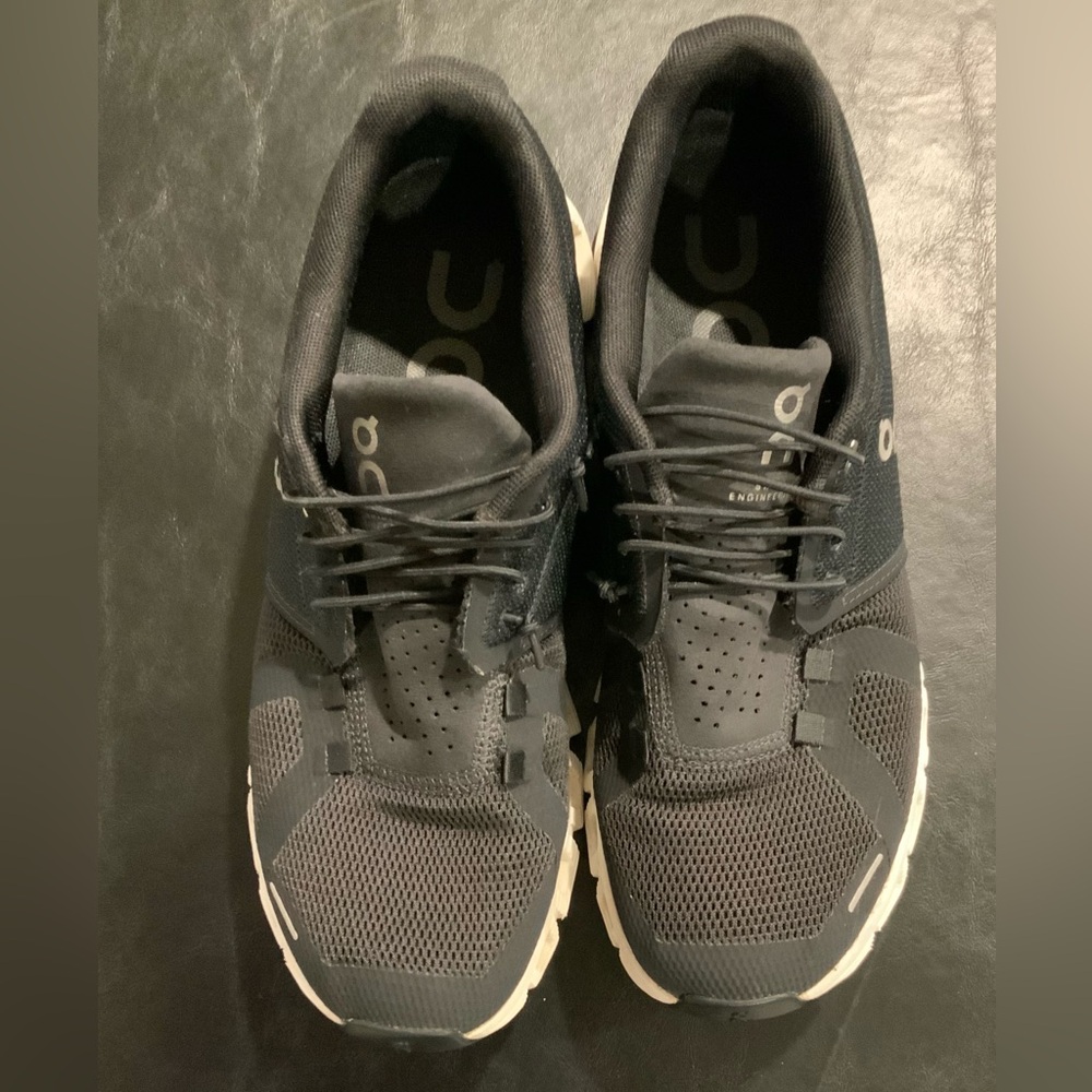 on Cloud 5 Sneaker